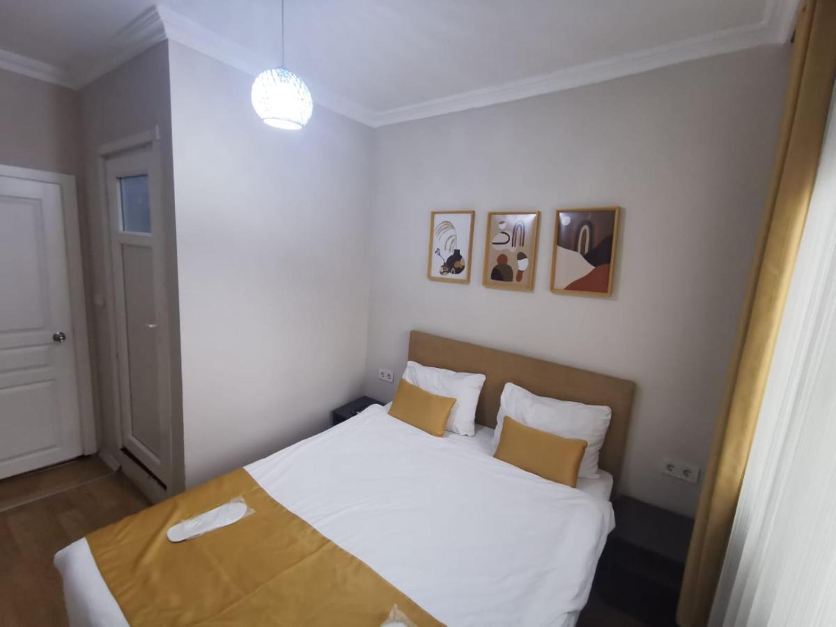 Konut Wooden House Hotel Istambul Exterior foto