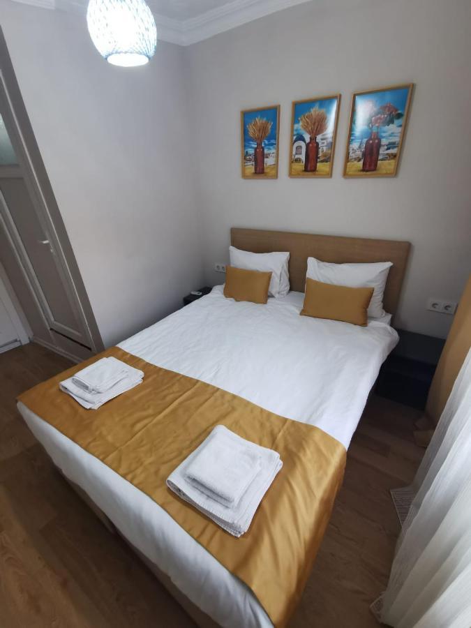 Konut Wooden House Hotel Istambul Exterior foto